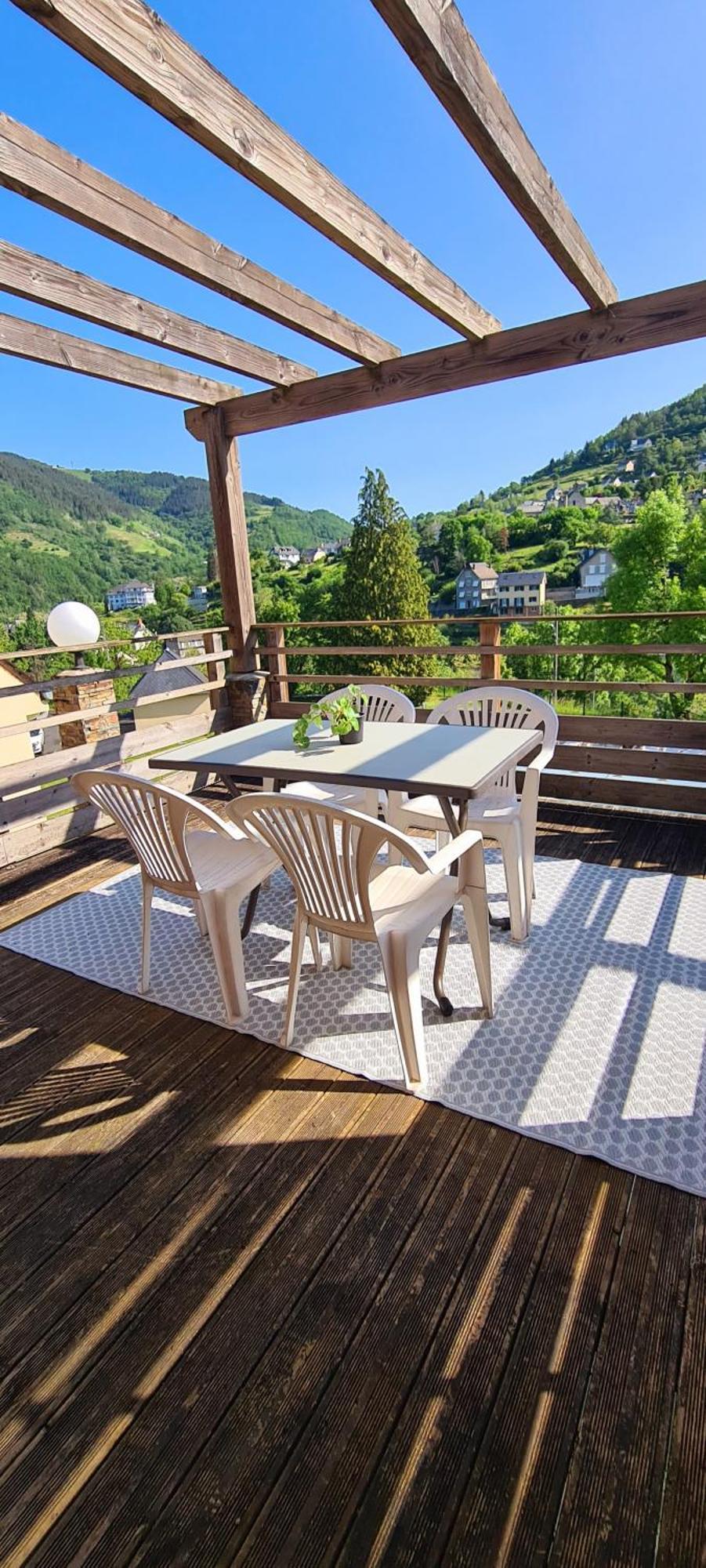 Residence Goelia Les Gorges De La Truyere アントエギュ・シュル・トリュイエール エクステリア 写真