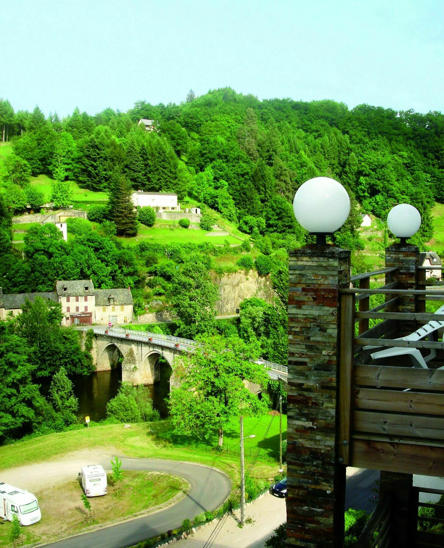 Residence Goelia Les Gorges De La Truyere アントエギュ・シュル・トリュイエール エクステリア 写真